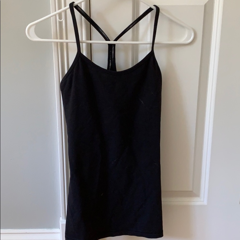 black lululemon tank top.